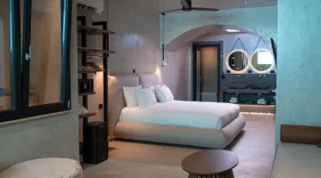 Royal Hotel and Suites