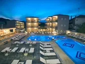 Royal Hotel and Suites