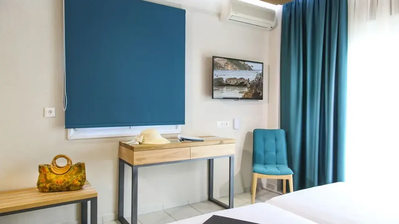Royal Hotel and Suites