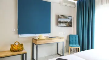 Royal Hotel and Suites