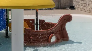 Royal Hotel and Suites