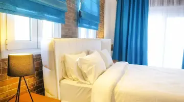 Royal Hotel and Suites