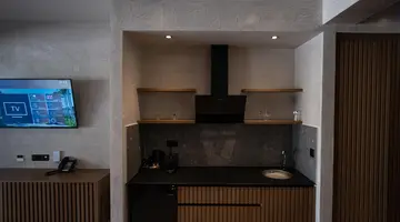 Royal Hotel and Suites