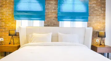 Royal Hotel and Suites
