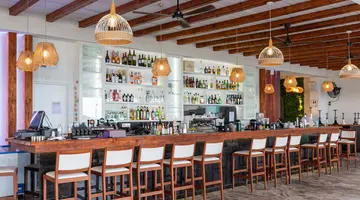 Royal Hotel and Suites