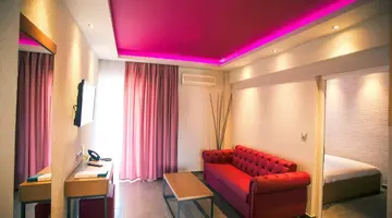 Royal Hotel and Suites