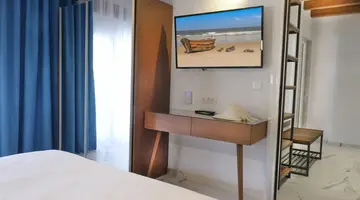 Royal Hotel and Suites