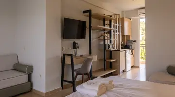 Royal Hotel and Suites