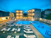 Royal Hotel and Suites