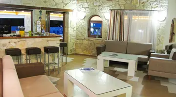 Royal Hotel and Suites