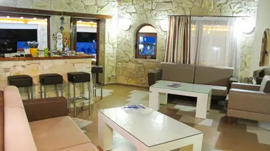 Royal Hotel and Suites