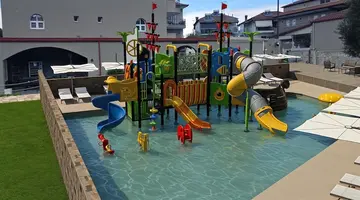 Royal Hotel and Suites