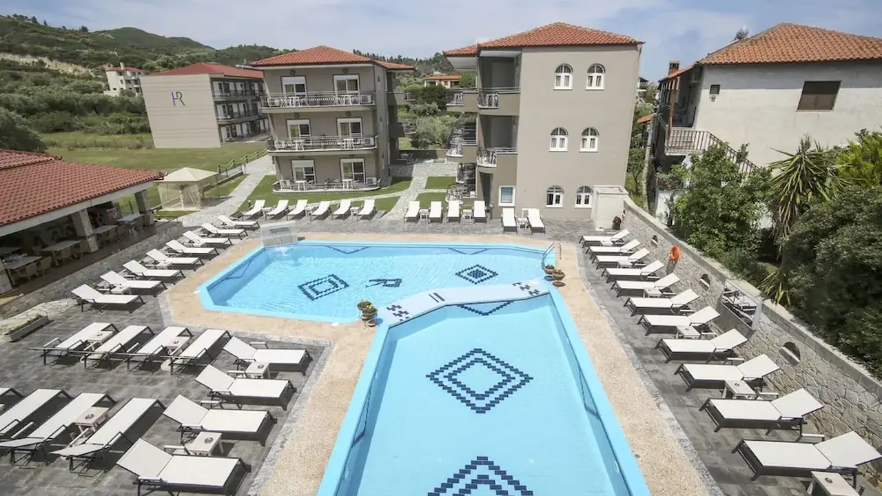 Royal Hotel and Suites