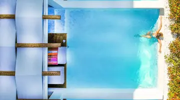 Royal Hotel and Suites
