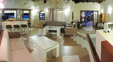 Royal Hotel and Suites