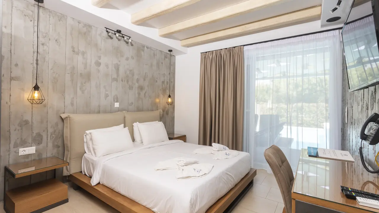 Royal Hotel and Suites