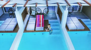 Royal Hotel and Suites
