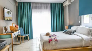 Royal Hotel and Suites