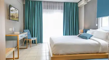 Royal Hotel and Suites