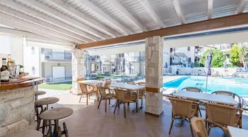 Royal Hotel and Suites