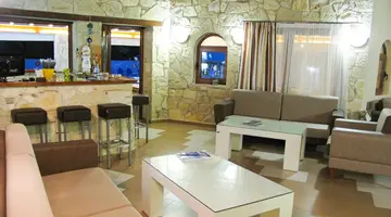 Royal Hotel and Suites