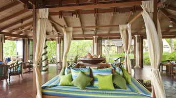 Royal Island Resort & Spa