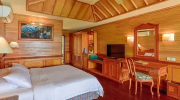 Royal Island Resort & Spa