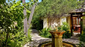 Royal Island Resort & Spa 