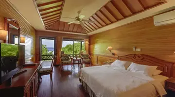Royal Island Resort & Spa
