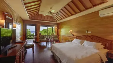 Royal Island Resort & Spa