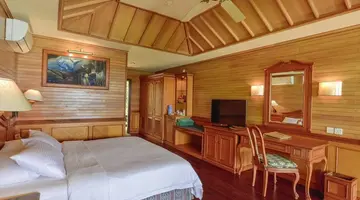 Royal Island Resort & Spa
