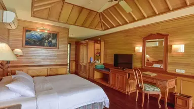 Royal Island Resort & Spa