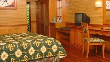Royal Island Resort