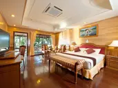 Royal Island Resort