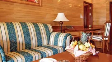 Royal Island Resort