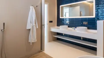 Royal Marina Suites Boutique Hotel
