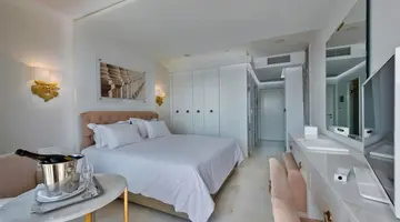 Royal Marmin Bay Boutique and Art Hotel