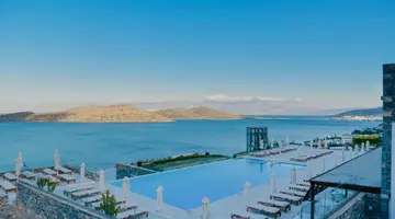 Royal Marmin Bay Boutique and Art Hotel