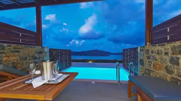 Royal Marmin Bay Boutique and Art Hotel