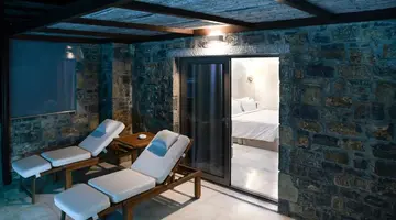 Royal Marmin Bay Boutique and Art Hotel