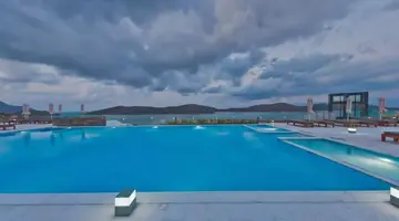 Royal Marmin Bay Boutique & Art Hotel