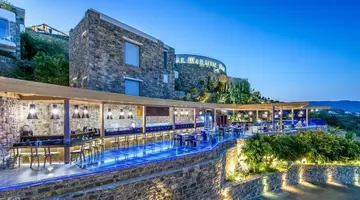 Royal Marmin Bay Boutique & Art Hotel