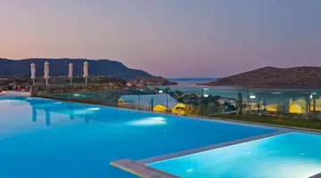 Royal Marmin Bay Boutique & Art Hotel