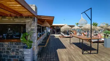 Royal Marmin Bay Boutique & Art Hotel