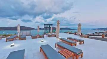 Royal Marmin Bay Boutique & Art Hotel