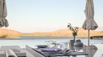 ROYAL MARMIN BAY BOUTIQUE & ART
