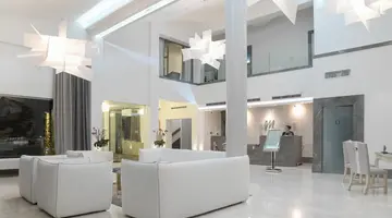 ROYAL MARMIN BAY BOUTIQUE & ART