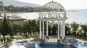 Royal Palace Helena Sands