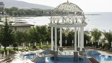 Royal Palace Helena Sands