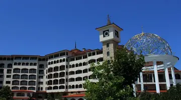 Royal Palace Helena Sands